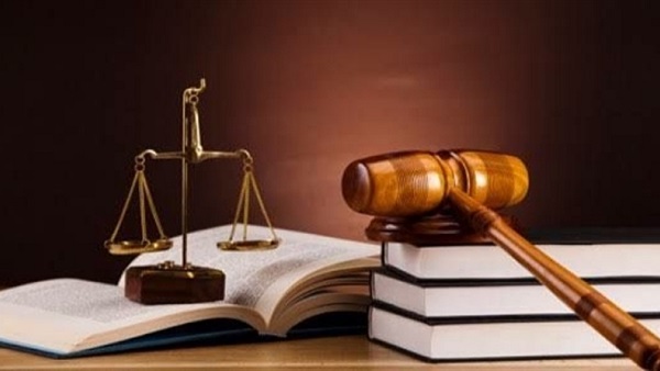 3 سنوات سجن وغرامة 8 آلاف دينار  لموظفة تقاضت رشوة