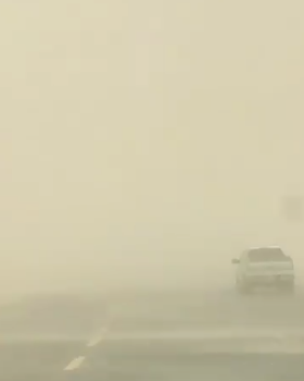 الرؤية شبه منعدمة على طرق المناطق الخارجية