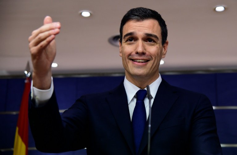 رئيس الوزراء الإسباني الجديد يرفض تأدية اليمين على الكتاب المقدس