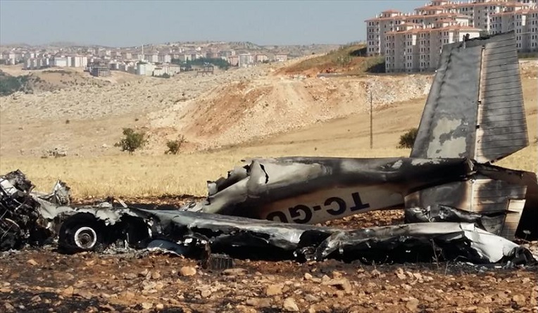 تحطم طائرة تدريب إيرانية وإصابة قائديها