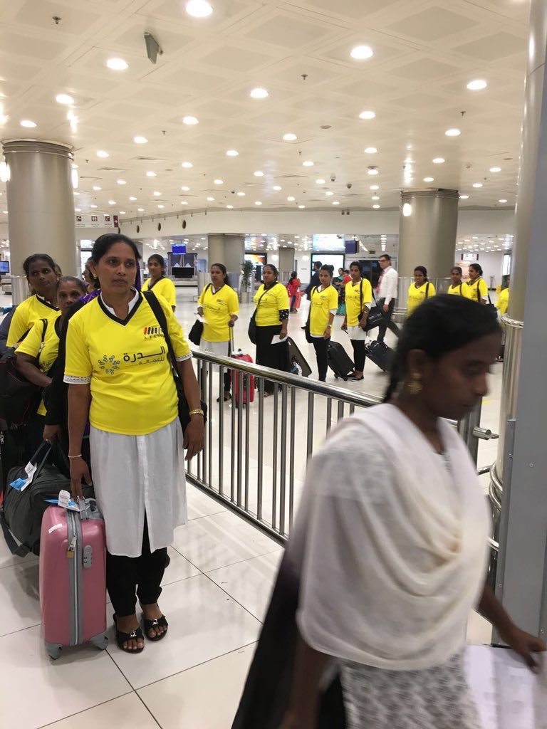 “صورة العمالة المنزلية في المطار” .. بين السخرية والإستهجان