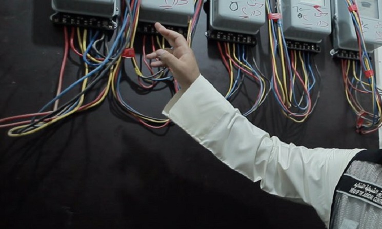 محلات تجارية تقوم بهدر المياه والكهرباء في السالمية