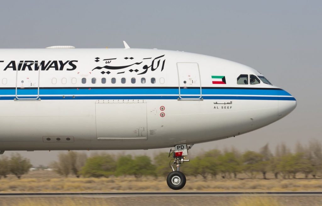 سحب إحدى طائرات “الخطوط الكويتية” بسبب خطأ إجرائي