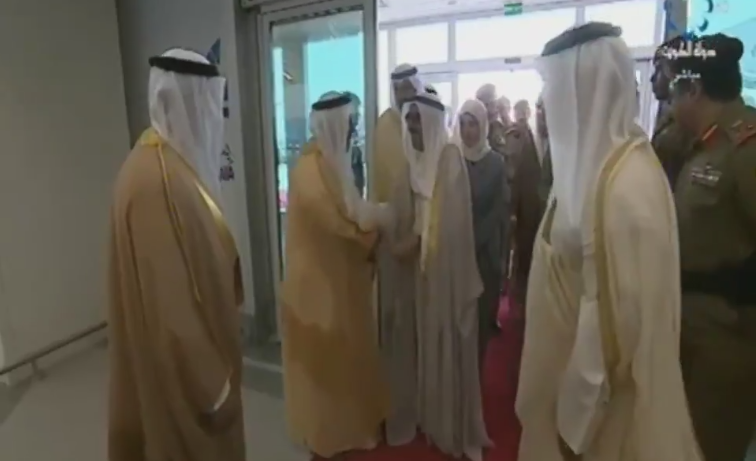 بالڤيديو | لحظة وصول سمو الأمير إلى مبنى الركاب الجديد