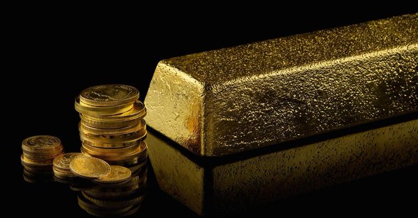 الذهب يرتفع مع تراجع الدولار قبل بيانات النمو الاقتصادي في أمريكا
