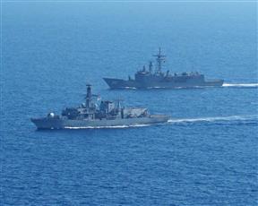 مصر وبريطانيا تنفذان تدريبًا مشتركًا في البحر المتوسط