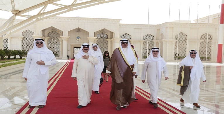 وزير الخارجية يتوجه إلى لندن في زيارة رسمية.. فماذا عن فهد الرجعان؟!