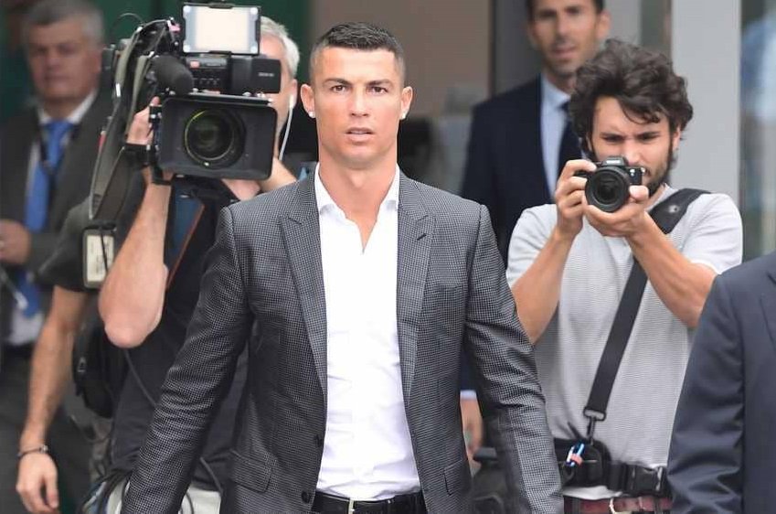#رونالدو يبيع قصره في مدريد.. وينقل 22 سيارة فارهة خارج إسبانيا