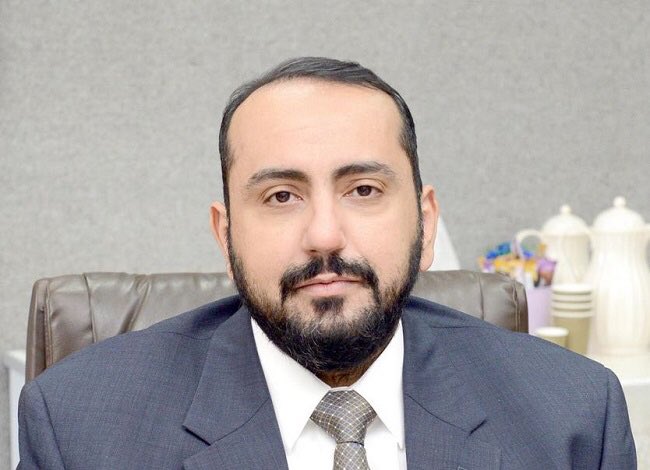 وزير الصحة يعيد د. إبراهيم المزيرعي إلى منصبه