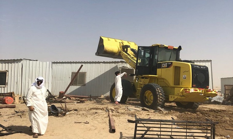 رسميًا.. البلدية تزيل 114 منشأة عشوائية في الجهراء والأحمدي