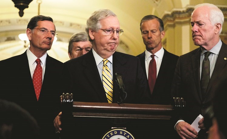 العاصفة تشتد بوجه ترامب وجمهوريون يتهمونه ببيع الأمن القومي لبوتين