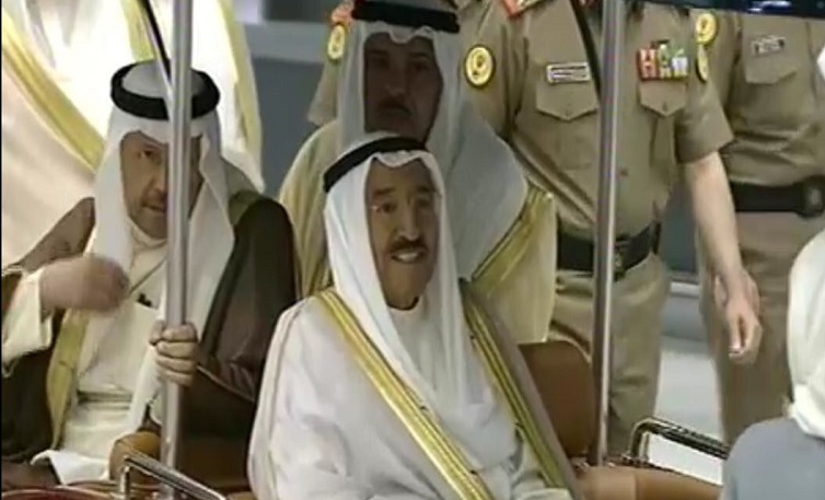 بالفيديو | سمو الامير الشيخ #صباح_الأحمد يستعرض مرافق #مبنى_الركاب_الجديد
