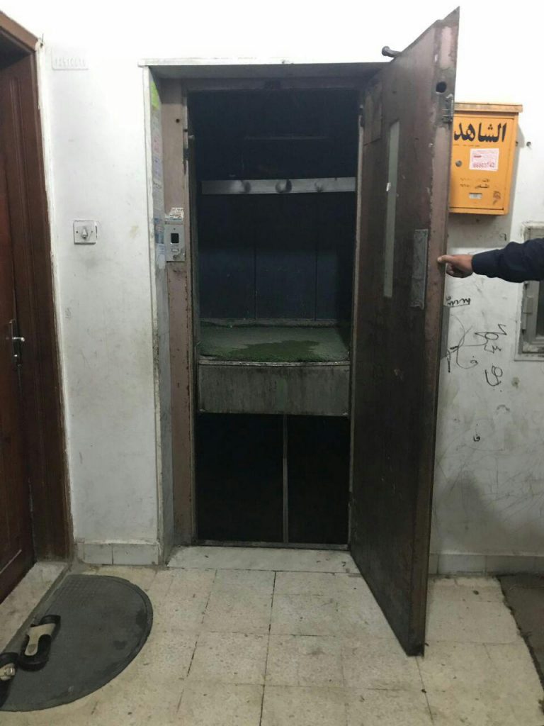 وفاة طفلة اثناء خروجها من مصعد في ابوحليفة