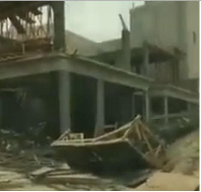 فيديو| قوة الرياح تسقط سقف منزل مواطن قيد الإنشاء