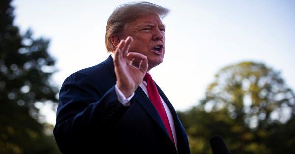 تصعيد ترامب ضد الصين يهوي بالنفط 7% ويخفض الذهب والأسهم