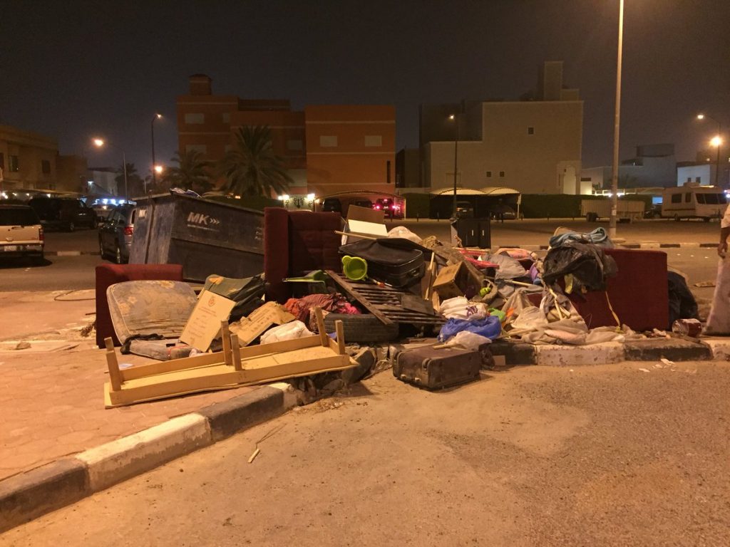 صور| “شركات النظافة ” .. لا حسيب ولا رقيب !