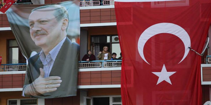 أردوغان يقرر تعليق صوره في مداخل المؤسسات الحكومية