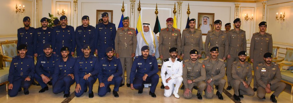 وزير الدفاع بالإنابة للضباط الجدد : ضعوا مصلحة الوطن نصب أعينكم