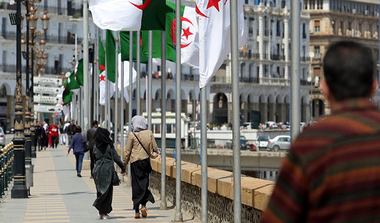 “الكوليرا” تهدد بتأجيل المدارس والجامعات في الجزائر