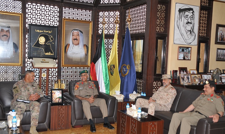 مسؤول عسكري أمريكي يزور البلاد