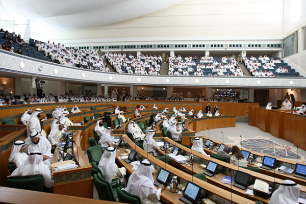 اقتراح نيابي لإعفاء المتقاعدين من تقل رواتبهم عن 1200 دينار من الرسوم الحكومية