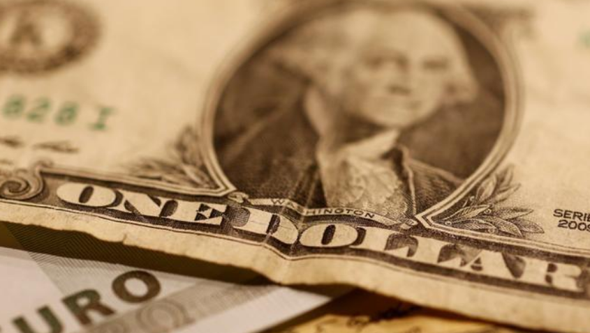 الحرب التجارية الأمريكية تعزز ارتفاع الدولار