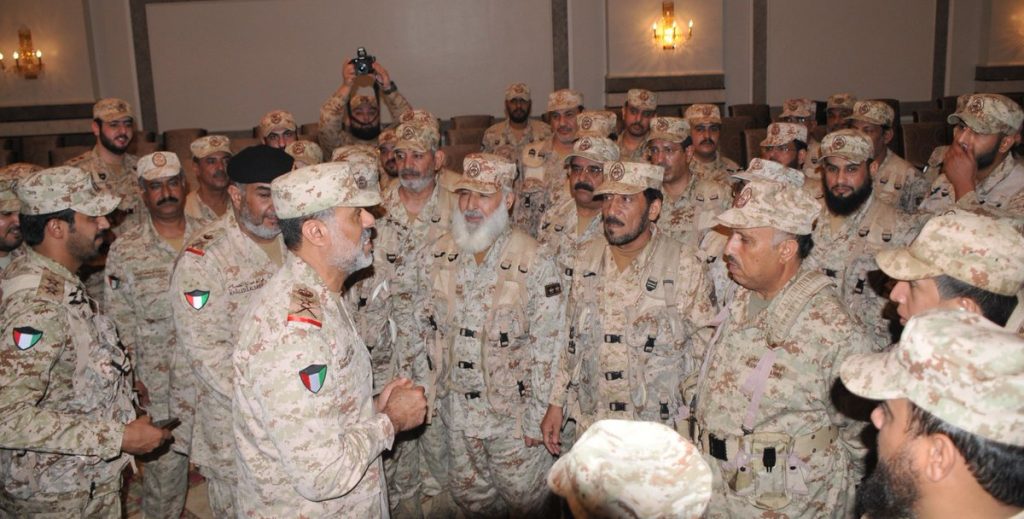 نائب رئيس الأركان : فخورون ببطولات قواتنا المشاركة في عملية إعادة الأمل وقوة “درع”