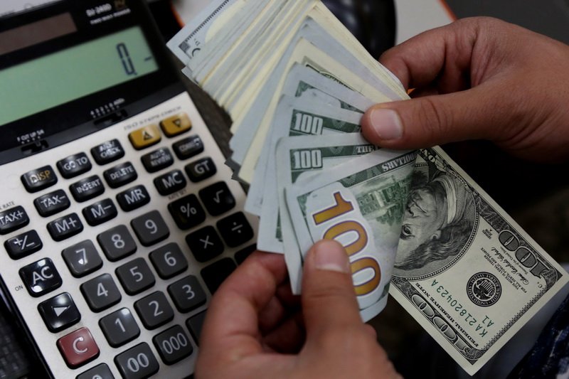 استمرار ارتفاع أسعار الذهب وانخفاض الدولار