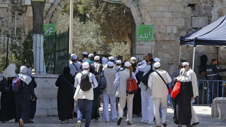 إسرائيل تعيد فتح أبواب الأقصى
