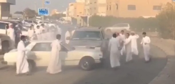 20 شاب يشتبكون في “ام المعارك” بمنطقة الظهر