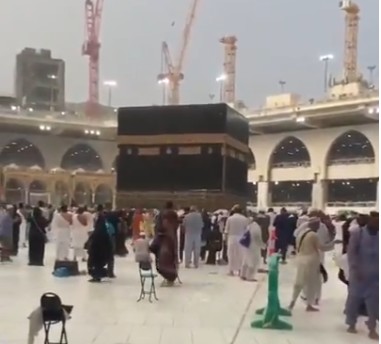 فيديو| أمطار في الحرم المكي
