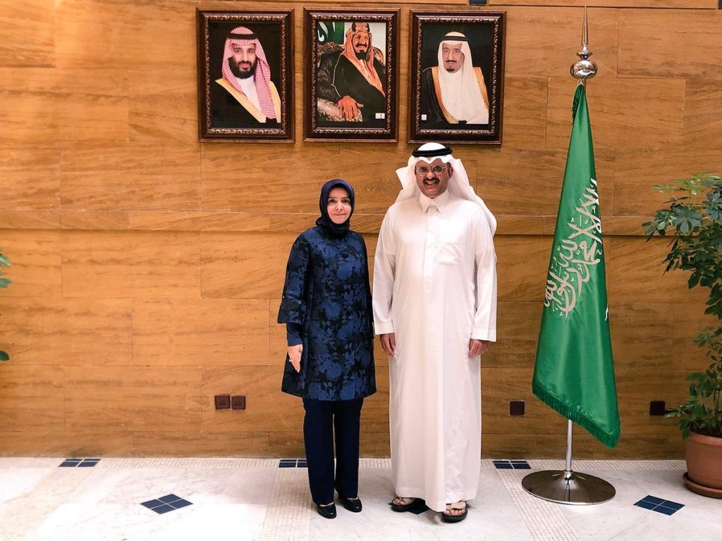 السفارة السعودية تقيم عروض فلكلورية احتفالاً باليوم الوطني السعودي