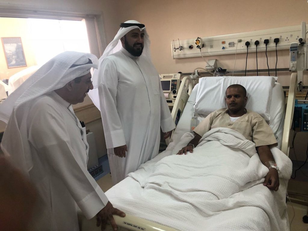 وزير الصحة يزور الطلبة الضباط المصابين بـ #مستشفى_الصباح