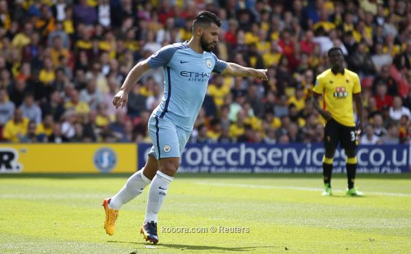 أجويرو يمدد عقده مع مانشستر سيتي إلى 2021