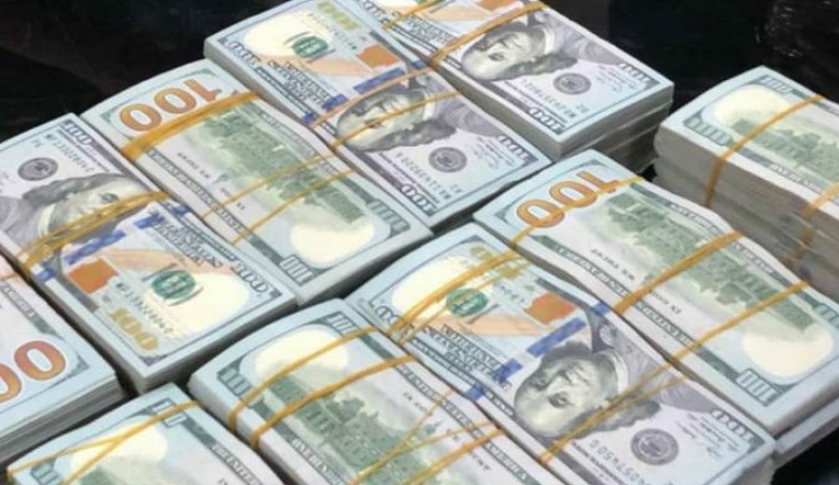 عراقي يحاول تهريب 500 ألف دولار عبر منفذ العبدلي إلى العراق
