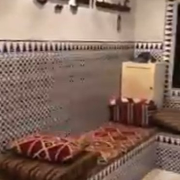 فيديو| “سبيل تراثي” يتحول لسكن عزاب .. ومواطنون يطالبون الأوقاف بالتدخل