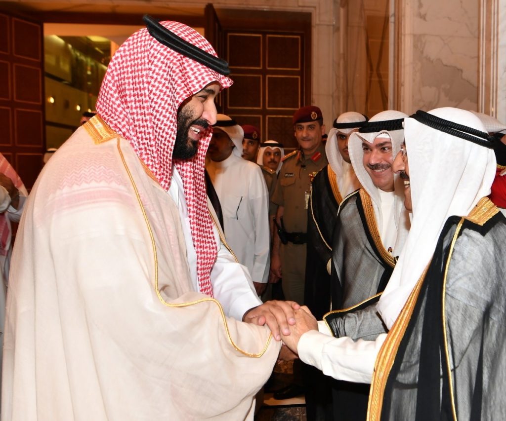 سمو الأمير يقيم مأدبة عشاء على شرف ولي العهد السعودي