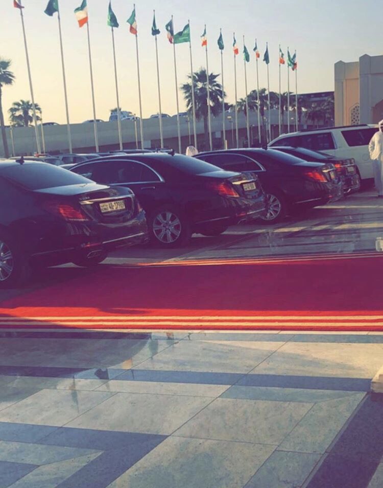 صورة| استعدادات قاعة التشريفات بالمطار الأميري لقدوم #الأمير_محمد_بن_سلمان
