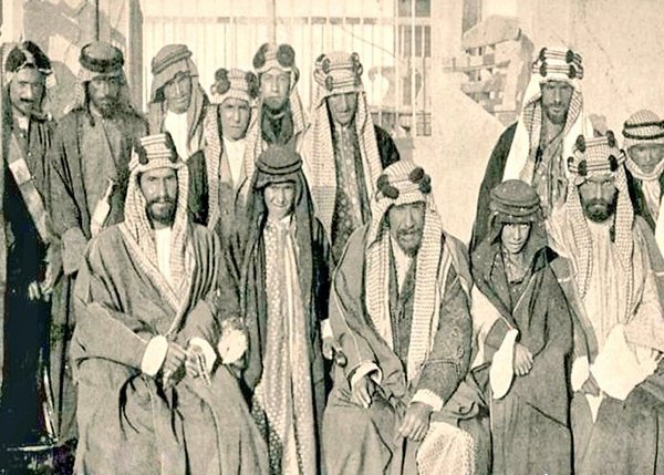 أول صورة فوتوغرافية للملك عبدالعزيز خلال زيارته الكويت
