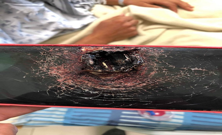 هاتف ينقذ حياة صحافي فلسطيني من “رصاصة الموت”!
