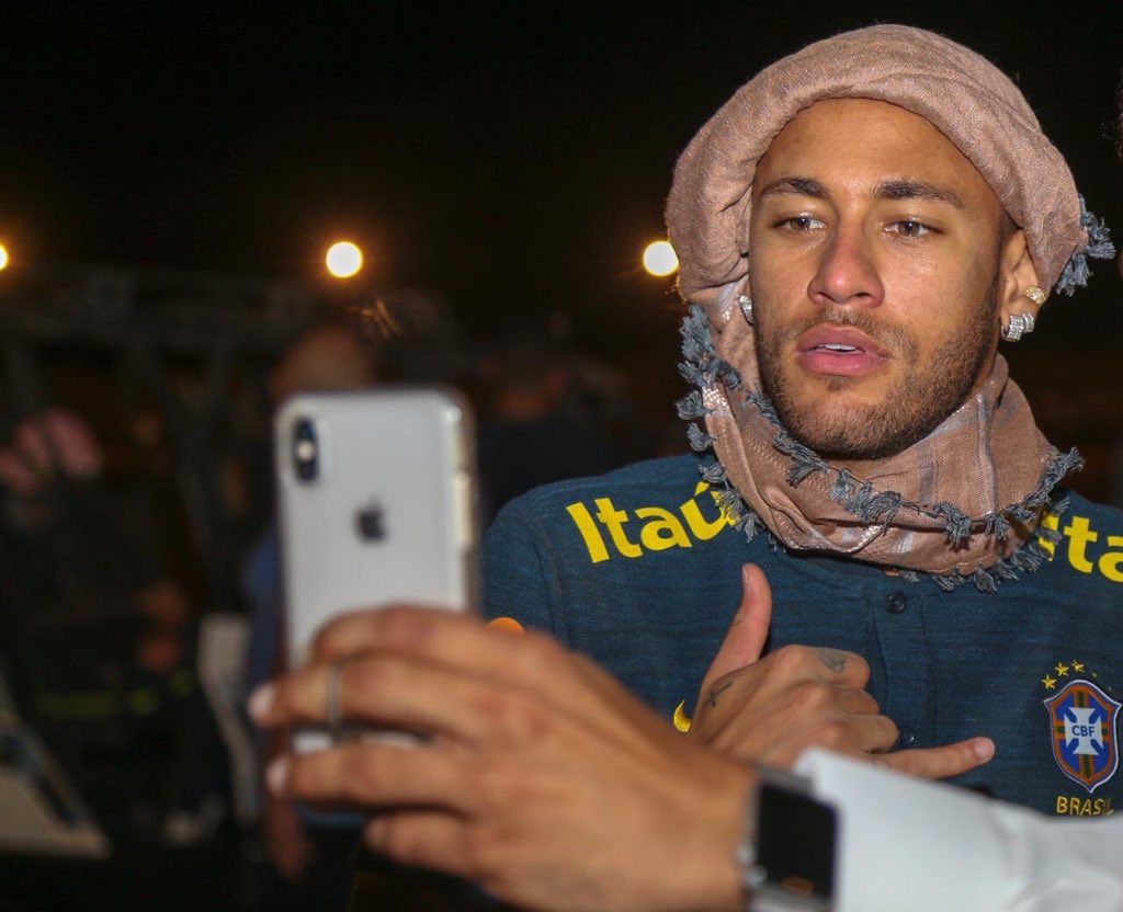 صور | نجوم البرازيل بالزي السعودي