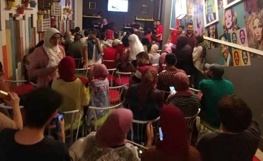 أول نادٍ للضحك بمصر.. هذا ما يقدمه لرواده