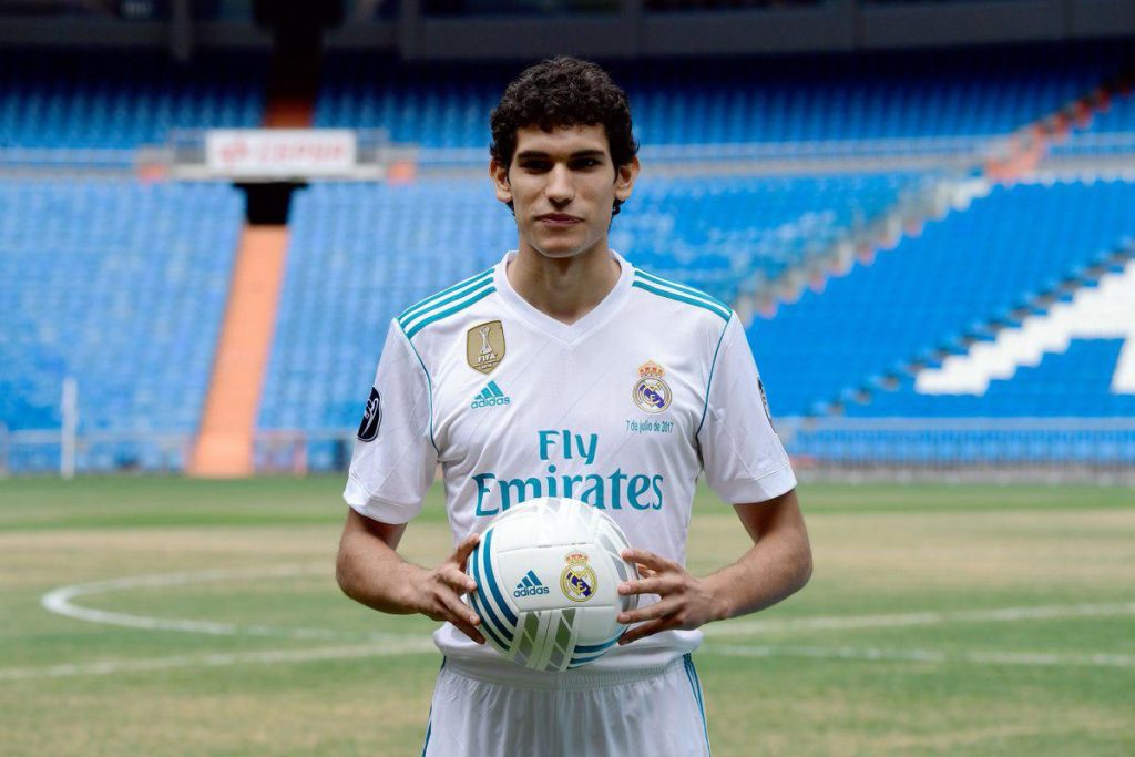 مدافع ريال مدريد يغيب رسميًا عن «الكلاسيكو» أمام برشلونة