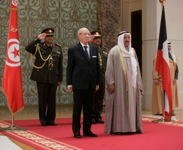 رسالة خطیة من سمو أمير البلاد إلى الرئیس التونسي