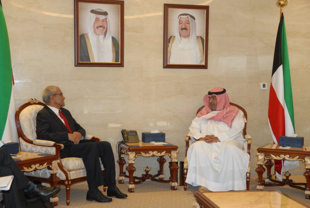 رئيس جهاز الأمن الوطني يبحث مع السفير السنغافوري العلاقات الثنائية