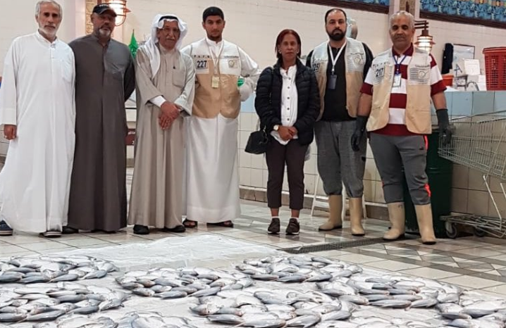 جولتان لـ”هيئة الغذاء والتغذية” على سوق السمك للتأكد من الالتزام بالاشتراطات الصحية