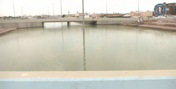 بالصور | استمرارا عمليات سحب المياه من نفق جسر #المنقف