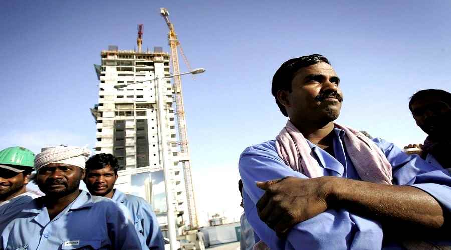 الخارجية الهندية: 10 هنود يموتون يومياً في الخليج !!