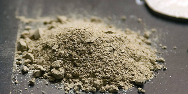 اصطياد مواطن وآسيوي أثناء إتمام صفقة مخدرات
