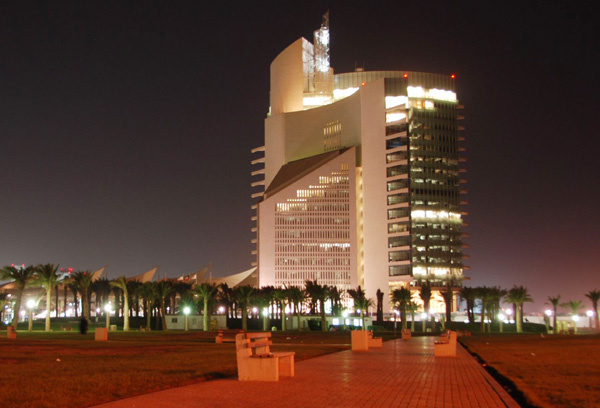 في الربع الأول من 2019 .. “البترول” تسعى لاقتراض مليار دينار